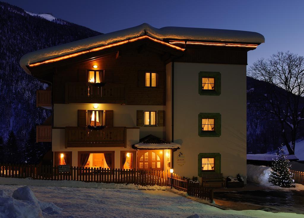 מדונה די קמפיליו Hotel Garni La Soldanella מראה חיצוני תמונה
