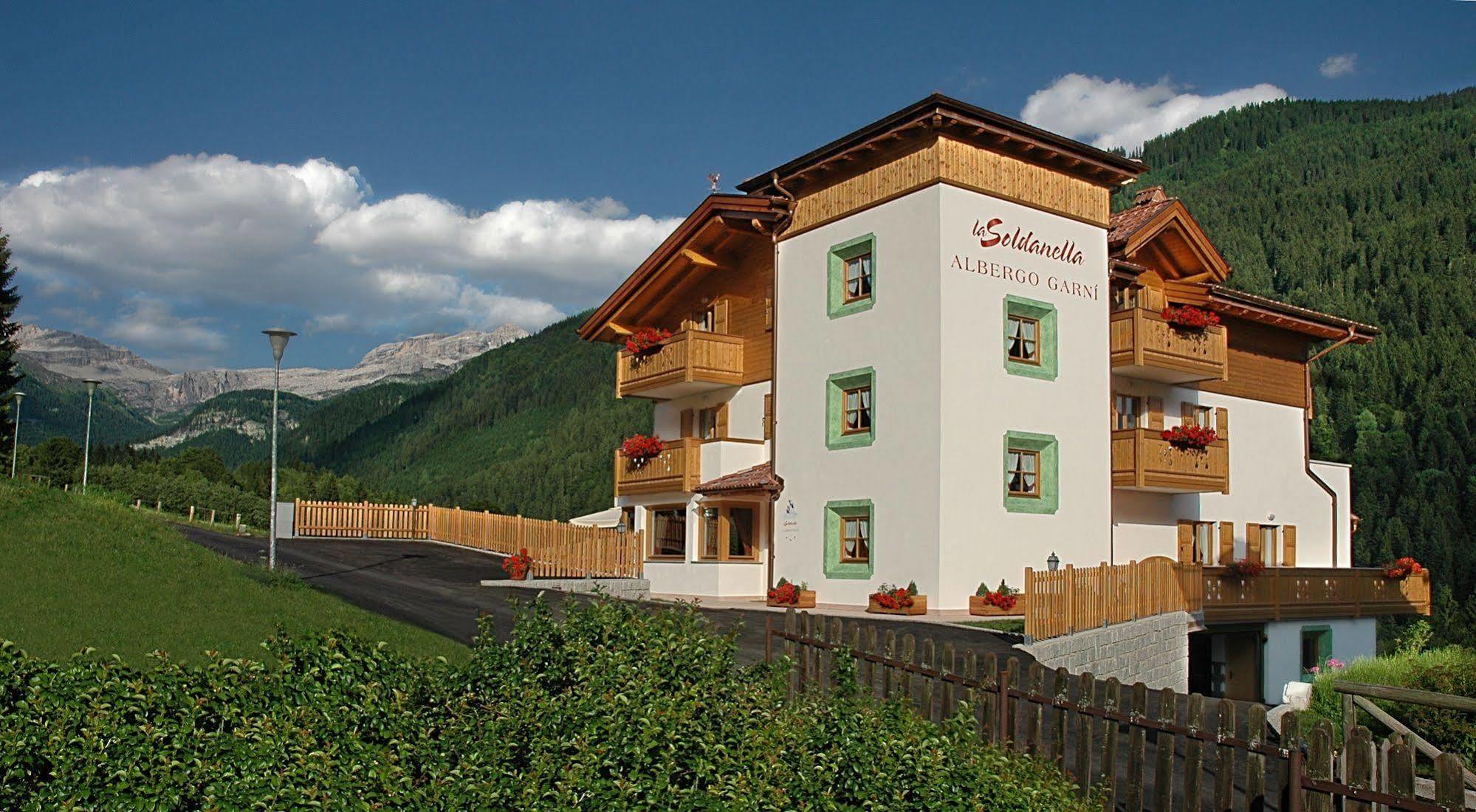 מדונה די קמפיליו Hotel Garni La Soldanella מראה חיצוני תמונה