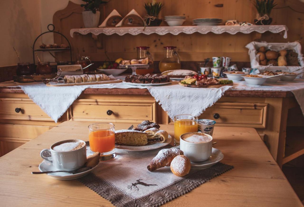מדונה די קמפיליו Hotel Garni La Soldanella מראה חיצוני תמונה