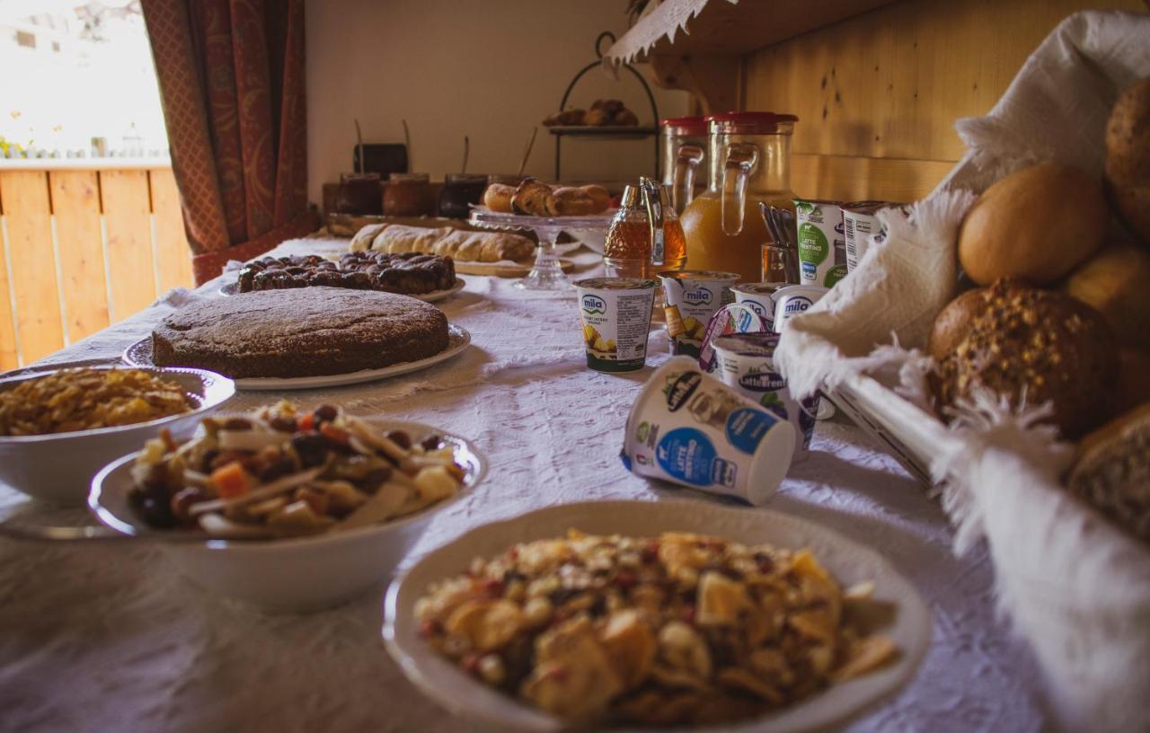 מדונה די קמפיליו Hotel Garni La Soldanella מראה חיצוני תמונה